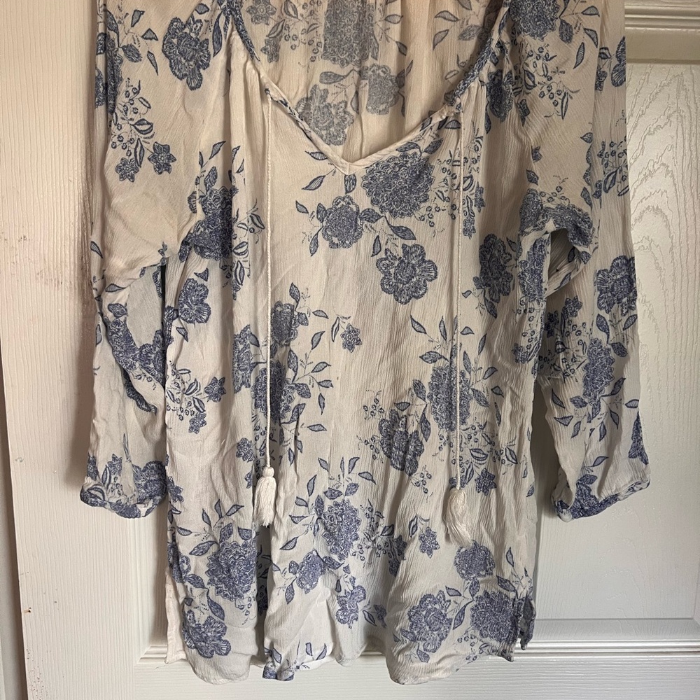 Hannah Blue Floral Women's Blouse‎
